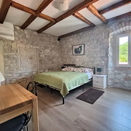 Castello Gulich ホテル 3*